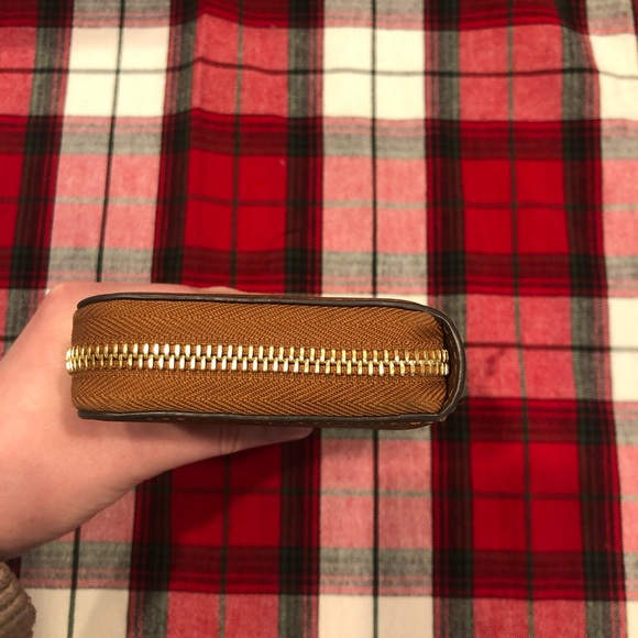 Women’s brown Michael Kors wristlet / wallet. - Picture 13 of 14